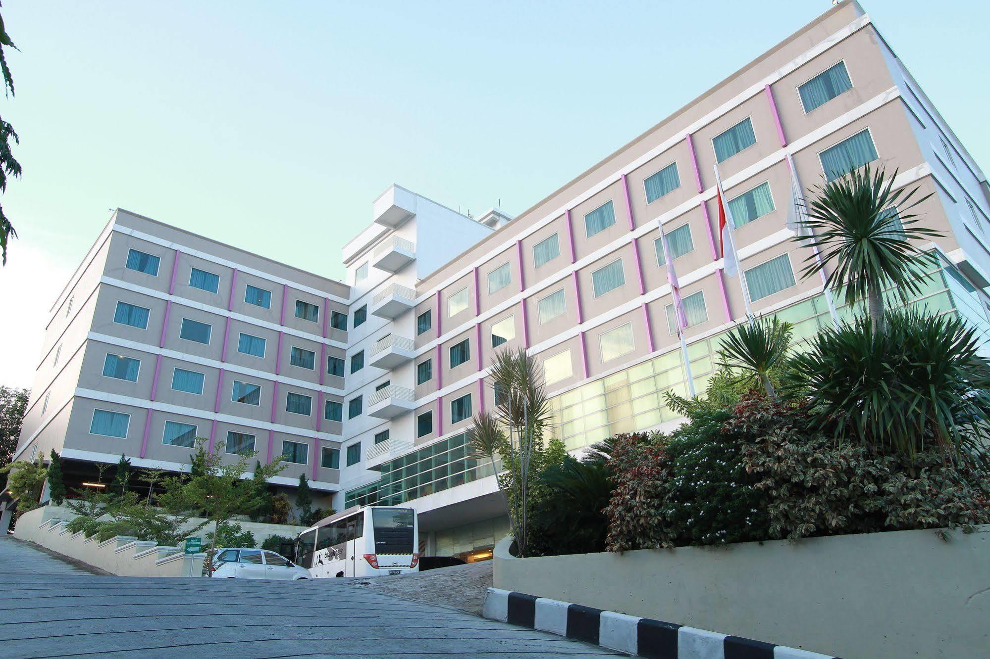 D'Primahotel Balikpapan Экстерьер фото