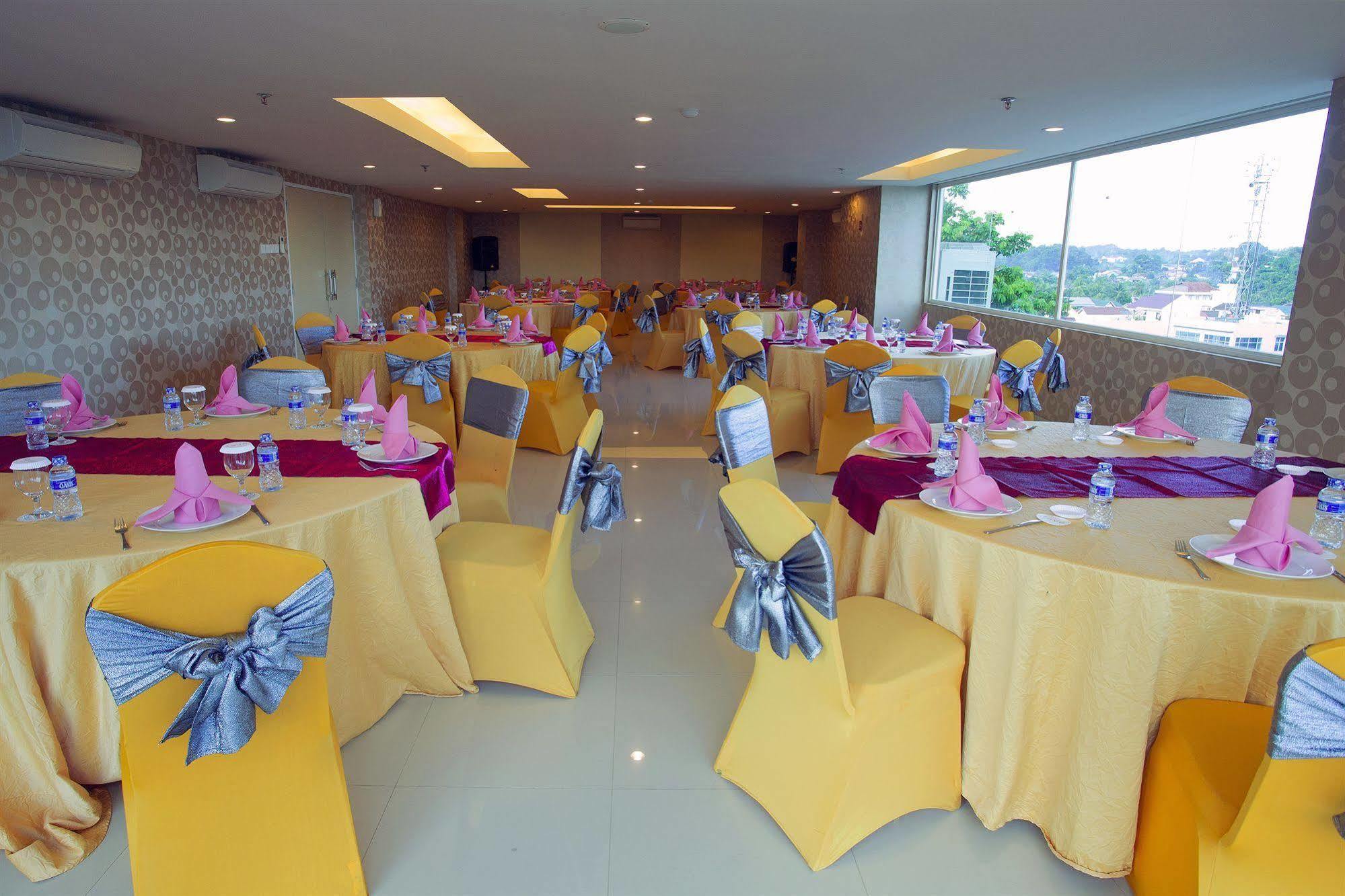 D'Primahotel Balikpapan Экстерьер фото